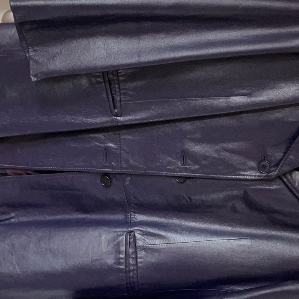 Leather jacket - Picture 3 of 4